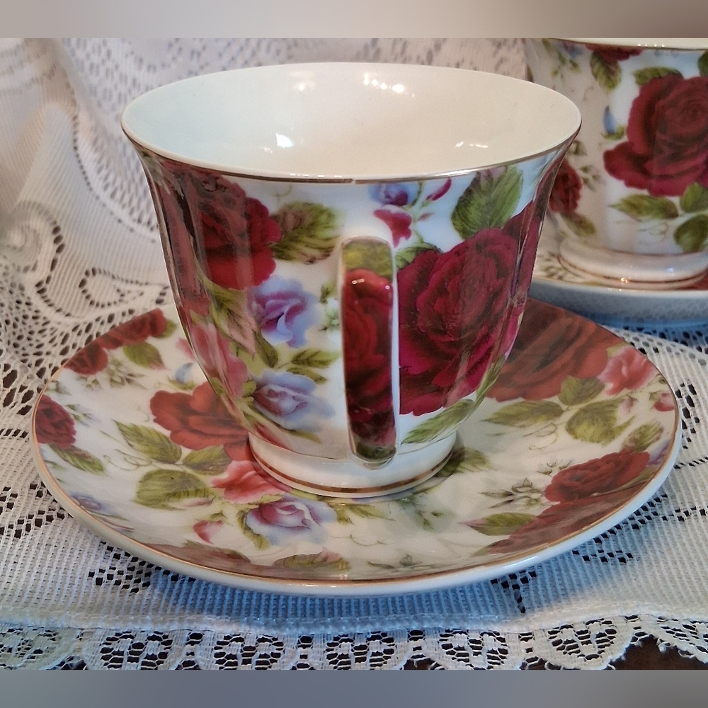 17 Pc Floral Tea Set with Red Roses - Picture 13 of 16